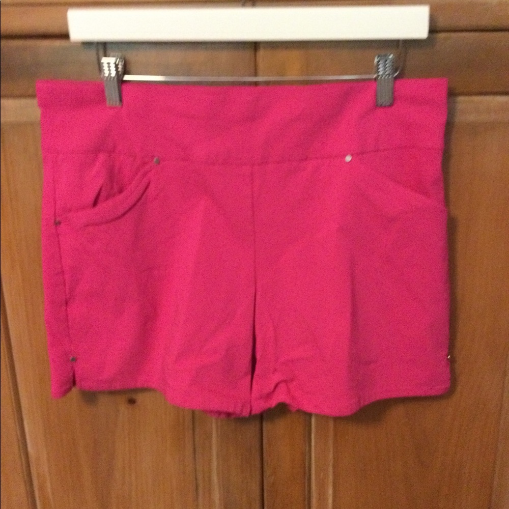 INC international concepts shorts